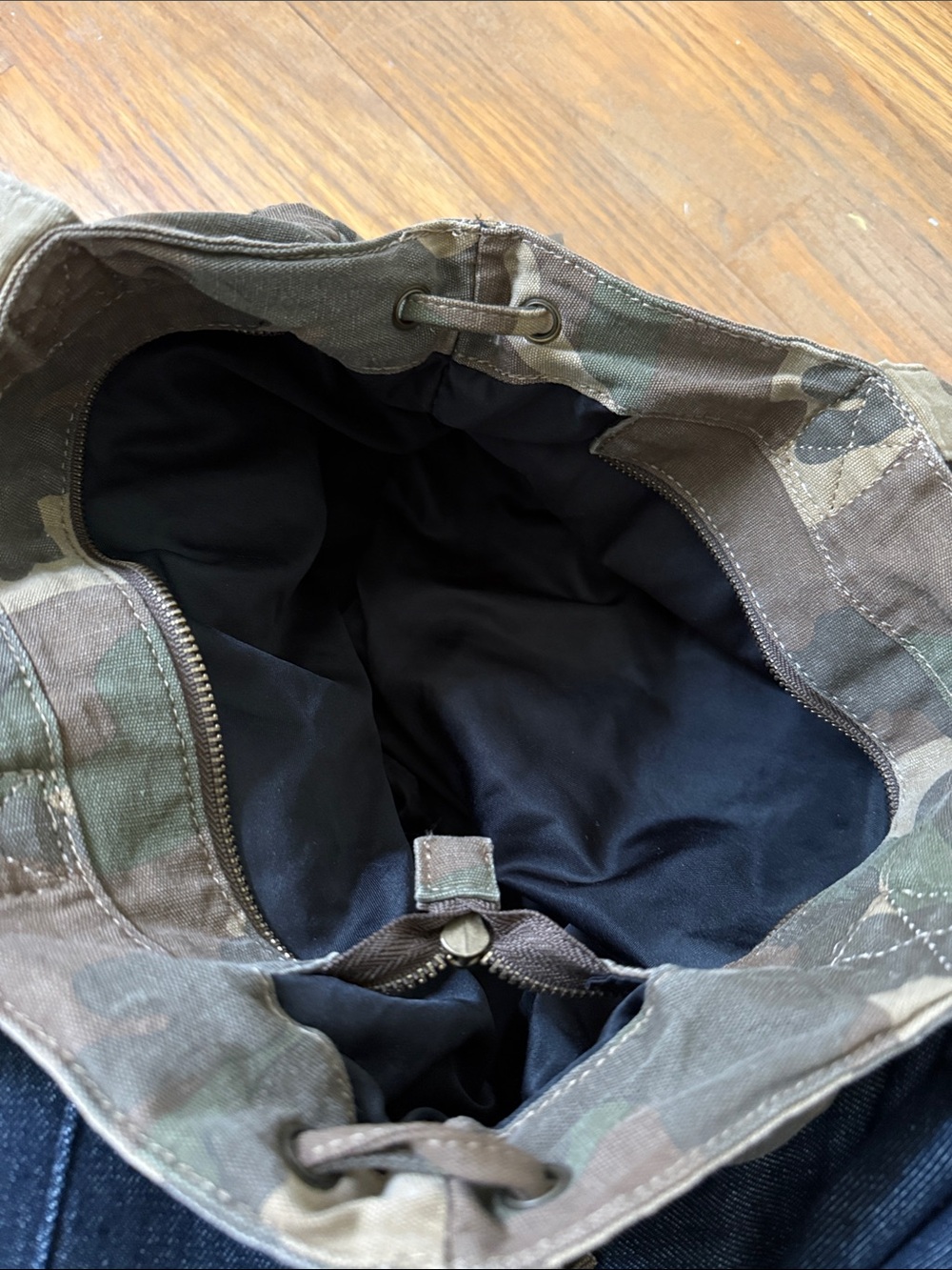 Urban Outfitters Camouflage Shoulder Bag - Picture 5 of 7
